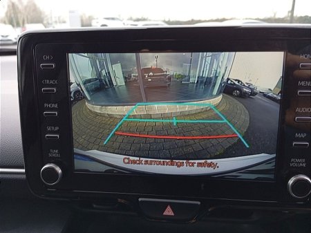 2024 Toyota Yaris Cross 1.5 Hybrid Luna Sport (Pearl white) €30,850 thumbnail