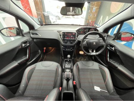 2018 Peugeot 2008 2018 PEUGEOT 2008 GT LINE 1.2 AUTOMATIC / CRUISE CONTROL / REVERSE CAMERA AND MORE €14,950 thumbnail