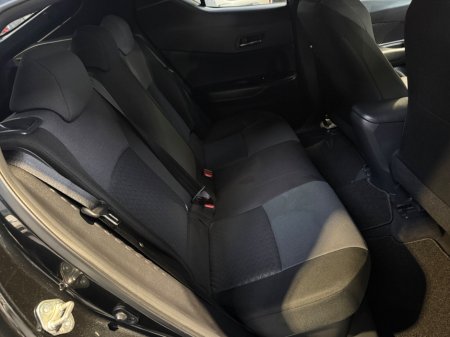 2020 Toyota C-HR 1.8 HYBRID LUNA €21,890 thumbnail