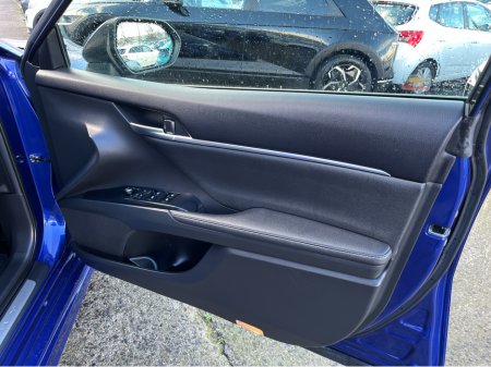 2019 Toyota Camry WS HYBRID AUTOMATIC 2.5 PETROL //HALF LEATHER SEATS//ELECTRIC DRIVERS SEAT//KEYLESS ENTRY//ADAPTIVE CRUISE CONTROL//REVERSE CAMERA// €25,950 thumbnail