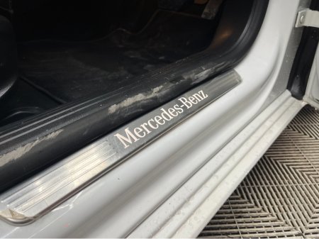 2019 Mercedes-Benz A Class €23950! 2019 MERCEDES-BENZ A200D 2.0 AUTOMATIC / CRUISE CONTROL / REVERSE CAMERA / ELECTRIC MEMORY & HEATED SEATS / PADDLE SHIFTERS AND MORE €23,950 thumbnail