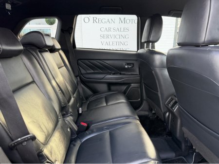 2018 Mitsubishi Outlander (182) 2.4 4HS PHEV AUTO €18,950 thumbnail