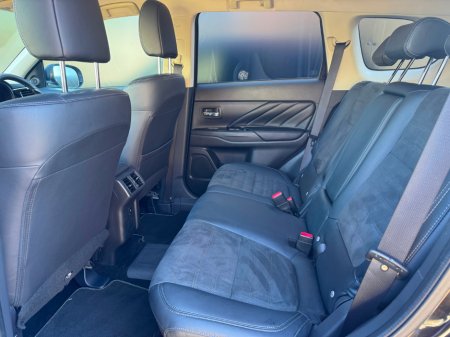 2019 Mitsubishi Outlander - thumbnail 14