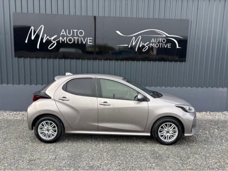 2022 Toyota Yaris - thumbnail 2