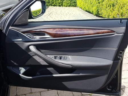 2019 BMW 5 Series - thumbnail 21