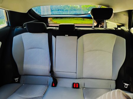 2020 Toyota Prius - thumbnail 13