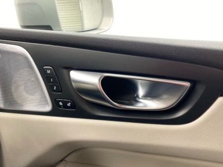 2024 Volvo XC60 2 YEARS SELKT WARRANTY ULTRA T6 PHEV €62,995 thumbnail