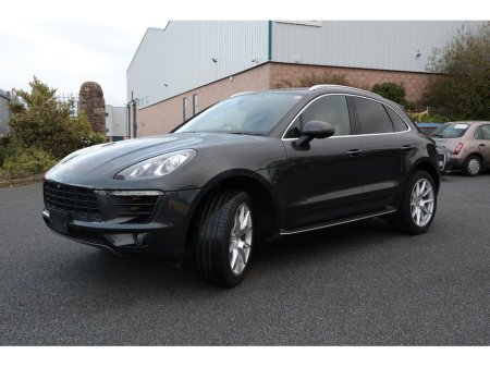 2018 Porsche Macan  €45,000