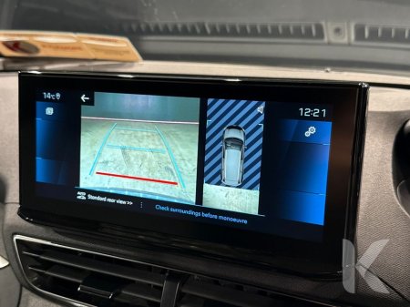 2023 Peugeot 5008 7-SEATER - AUTOMATIC 1.5L HDI - REVERSE CAMERA - PADDLE SHIFT €30,950 thumbnail