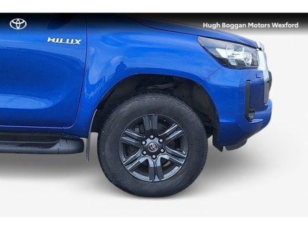 2025 Toyota Hilux 2.4D4D SR5 DOUBLE CAB €42,272 thumbnail