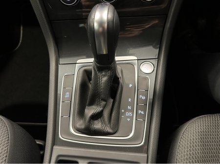 2020 Volkswagen Golf (202) GOLF 2.0TDI COMFORTLINE DSG LOW KMS VW/AUDI SPECIALISTS WWW.DENISDARCYCARS.IE €24,950 thumbnail