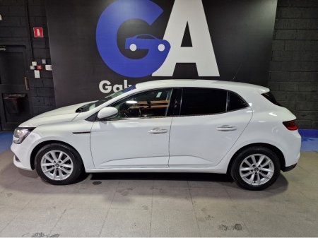 2017 Renault Megane LOW MILEAGE-1.2 DYNAMIQUE-HIGH SPEC €10,950 thumbnail