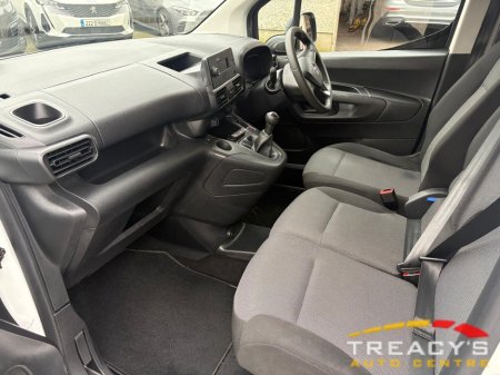 2021 Opel Combo LWB TWIN SLIDE DOORS LOW MILEAGE €12154.47+VAT=€14950 €12,154 thumbnail