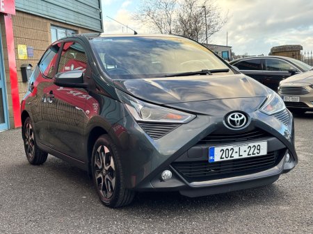 2020 Toyota Aygo 1.0 VVT-i x-play Smartphone €11,950 thumbnail