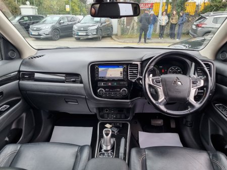 2016 Mitsubishi Outlander - thumbnail 15