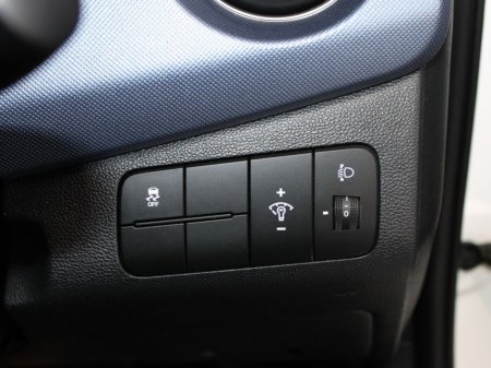 2020 Hyundai i10 - thumbnail 24