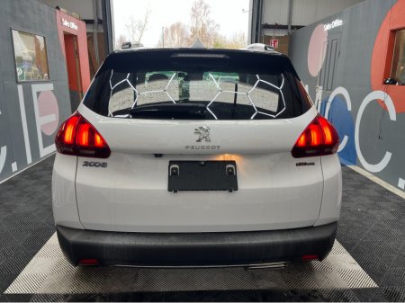 2019 Peugeot 2008 - thumbnail 3