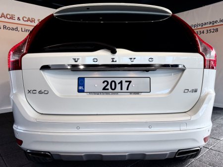 2017 Volvo XC60 - thumbnail 6