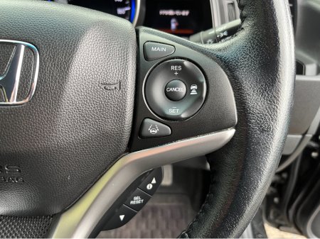 2018 Honda Fit AUTOMATIC HYBRID 1.5 PETROL //HALF LEATHER SEATS//REVERSE CAMERA//KEYLESS ENTRY//ADAPTIVE CRUISE CONTROL// €13,950 thumbnail