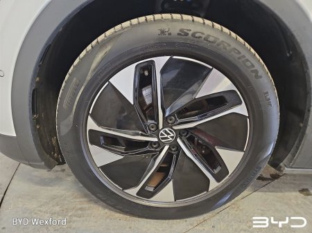 2022 Volkswagen ID.4 FAMILY 77kWh 204HP €22,975 thumbnail