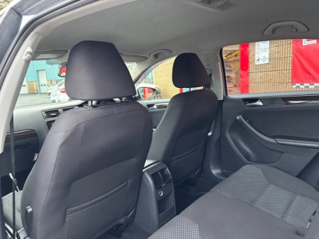 2016 Volkswagen Jetta 2.0 TDI DSG 110HP Comfortline €10,950 thumbnail