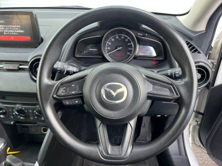2017 Mazda Demio 1.3 SKYACTIV // SERVICE HISTORY // AIR CONDITIONING // 15" ALLOYS €11,900 thumbnail