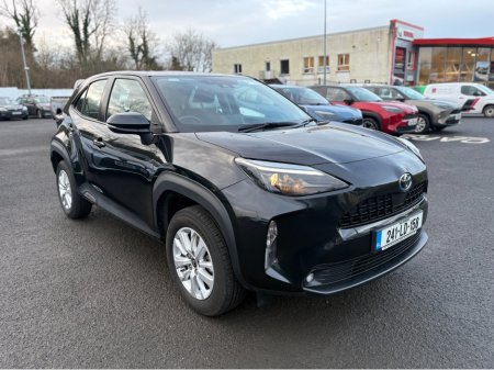 2024 Toyota Yaris LUNA 4DR AUTO