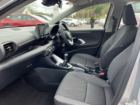 2024 Toyota Yaris - thumbnail 6