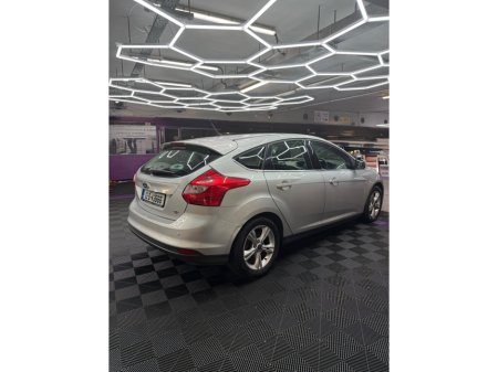 2012 Ford Focus - thumbnail 4