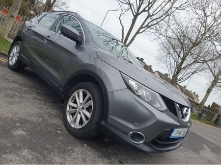 2017 Nissan Qashqai 1.6 DSL // AUTOMATIC // PAN ROOF //