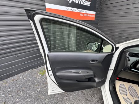 2021 Toyota Aqua - thumbnail 15