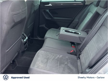 2024 Volkswagen Tiguan 2.0 TDI 150HP Elegance €41,950 thumbnail