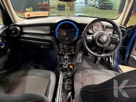 2017 MINI Cooper 1.5 AUTOMATIC - BLUE 2 TONE - FACTORY ALLOY WHEELS - REAR CAMERA €14,950 thumbnail