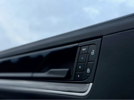 2024 Porsche Cayenne - thumbnail 15