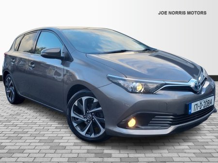 2017 Toyota Auris Hybrid Sol Automatic €14,995