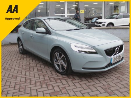 2018 Volvo V40 - thumbnail 1