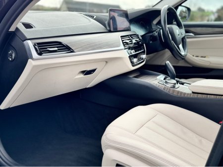 2019 BMW 5 Series 520D TOURING * PANROOF * 3D CAMERA PACK * €24,950 thumbnail