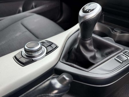 2016 BMW 1 Series - thumbnail 5