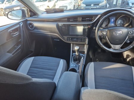 2016 Toyota Auris - thumbnail 11