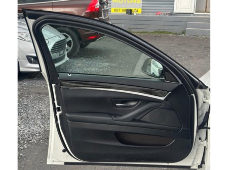 2017 BMW 5 Series - thumbnail 6