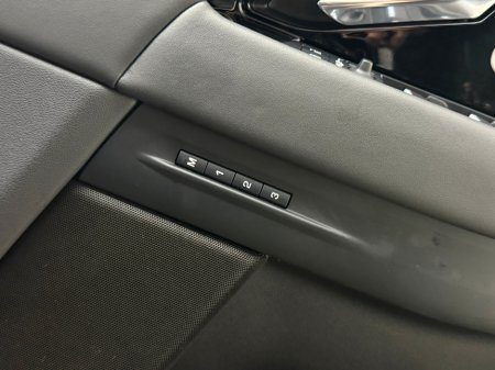 2024 Land Rover Range Rover Evoque HSE DYNAMIC P300E *HUGE SPEC* €52,990 thumbnail