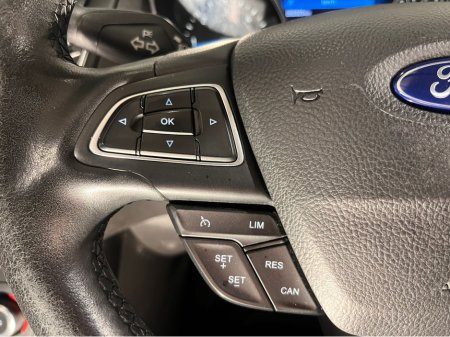 2016 Ford Focus - thumbnail 13