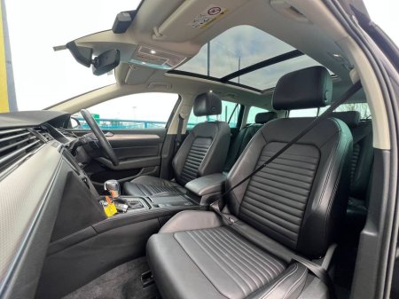 2016 Volkswagen Passat - thumbnail 2