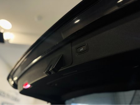 2019 Porsche Cayenne V6 E-HYBRID AUTO €59,899 thumbnail