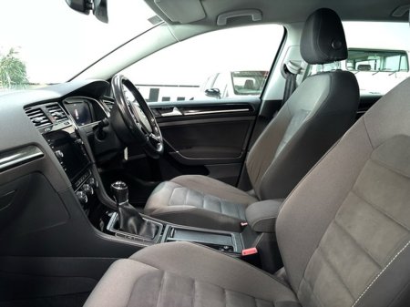 2017 Volkswagen Golf HIGHLINE 2.0 TDI MANUAL 6SPEED FWD 150 5 4DR €13,750 thumbnail