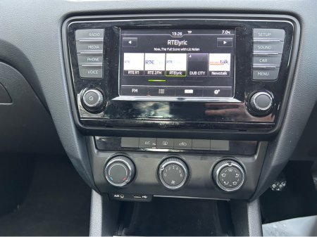 2017 Skoda Octavia AMBITION 1.6 TDI 90HP 4 4DR €10,495 thumbnail