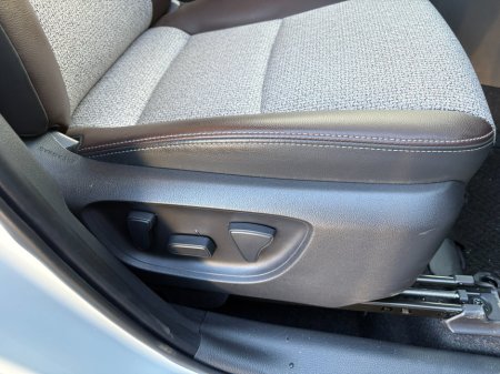 2022 Toyota Yaris Cross  €26,950 thumbnail