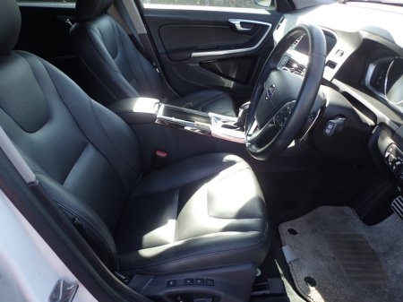 2018 Volvo V60 2.0 D4 SE LUXURY PLUS DIESEL AUTOMATIC // MASSIVE SPEC //  FULL HEATED LEATHER // REVERSING CAMERA // CRUISE CONTROL // LANE ASSIST // COLLISION WARNING SYSTEM // UPGRADED SPORT ALLOYS €18,950 thumbnail