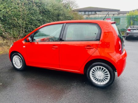 2016 Volkswagen up! DBA-AACHY 5DR €9,950 thumbnail