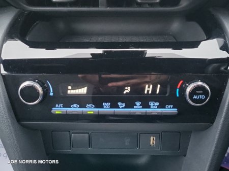 2023 Toyota Yaris CR CROSS LUNA SPORT 4DR AUTO €27,945 thumbnail